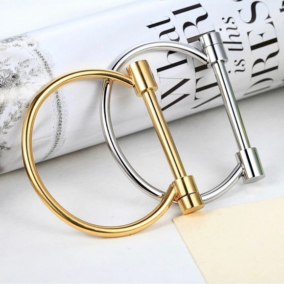 18K Gold Shackle Unisex Cuff Bangle Bracelet No Fade Luxury Design Stackable - Picture 5 of 5
